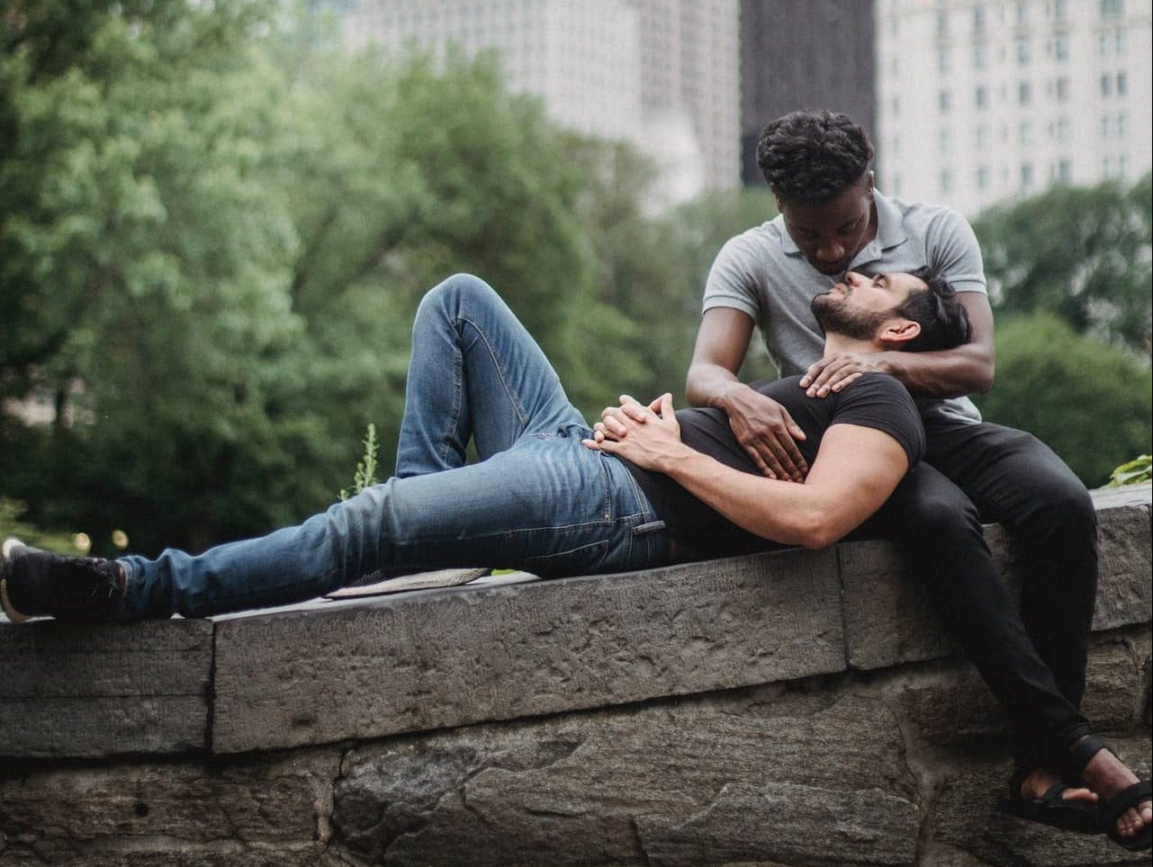 Titelbild: Gay-Kontakte aus Deiner Nähe