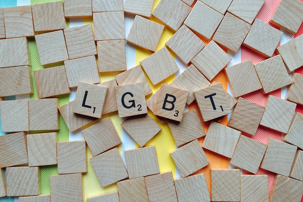 Titelbild: Die Bedeutung von LGBT-Repräsentation in Mainstream-Medien